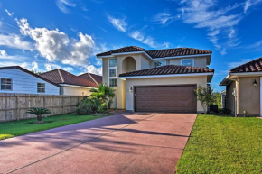 Lakefront Dickinson Home Near Amusement Parks